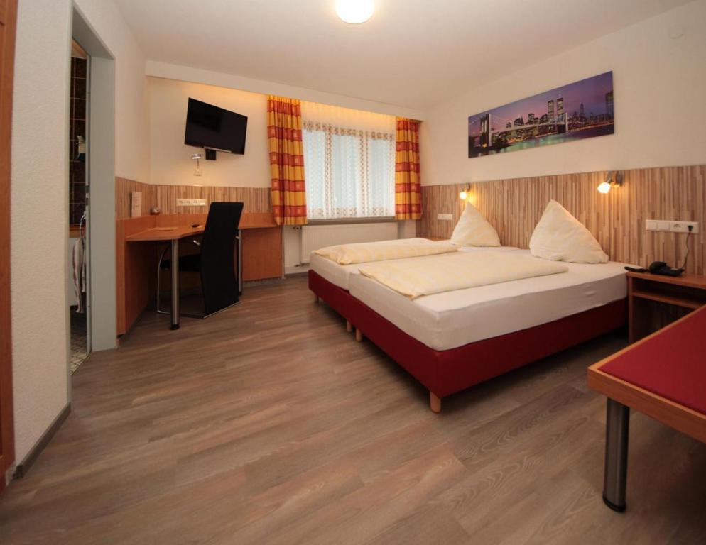 Hotel Krone Stuehlingen - Das Tor Zum Suedschwarzwald Stuhlingen Exterior photo